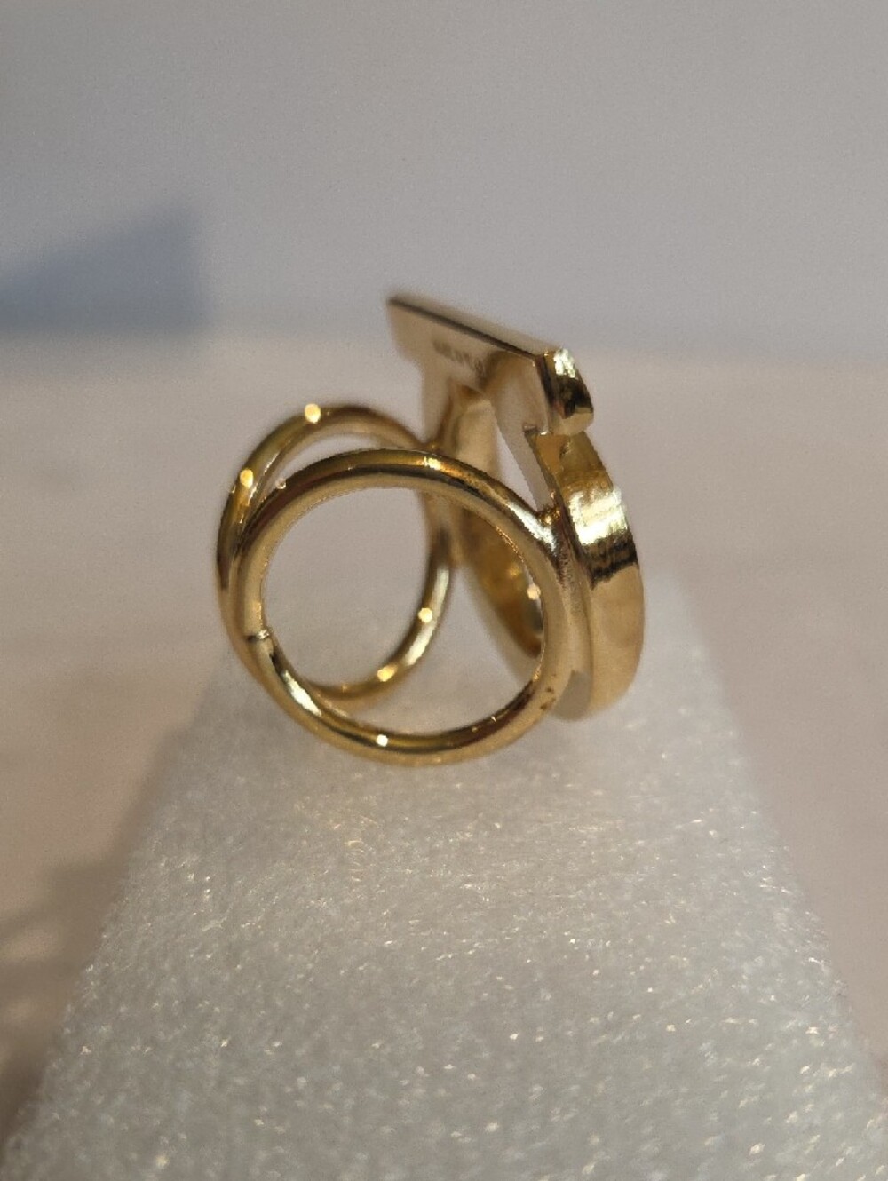 Salvatore Ferragamo Gold Gancini Signature Scarf Ring - Picture 6 of 9